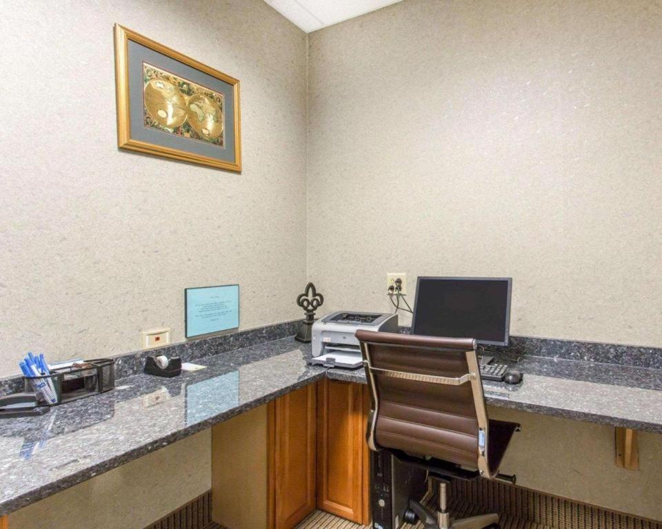Comfort Inn & Suites Мэдисонвилл Экстерьер фото