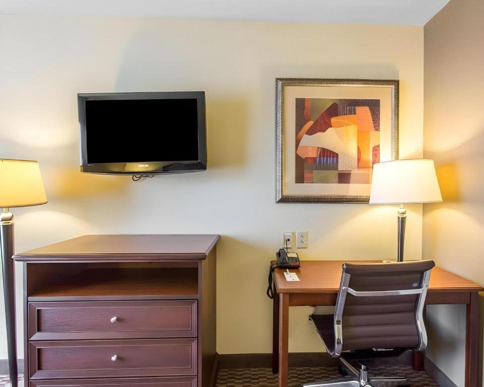 Comfort Inn & Suites Мэдисонвилл Экстерьер фото