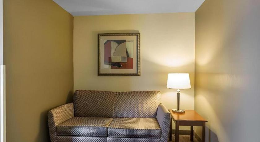 Comfort Inn & Suites Мэдисонвилл Экстерьер фото