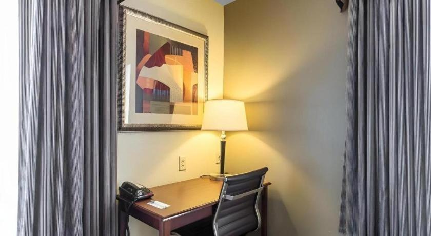 Comfort Inn & Suites Мэдисонвилл Экстерьер фото
