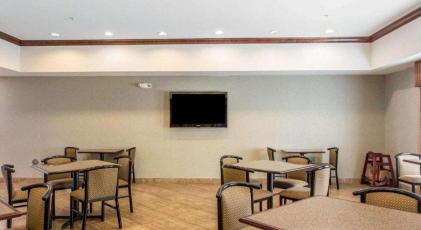 Comfort Inn & Suites Мэдисонвилл Экстерьер фото